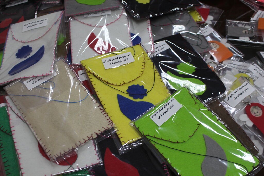 ارسال دستسازههای کودکان عاشورائی برای اهداء به کودکان زائران اربعین