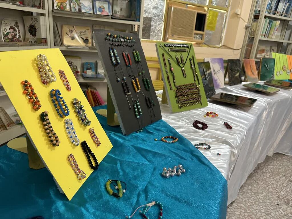 افتتاح نمایشگاه آثار و دست سازه های اعضا کانون سیریک به مناسبت هفته دولت