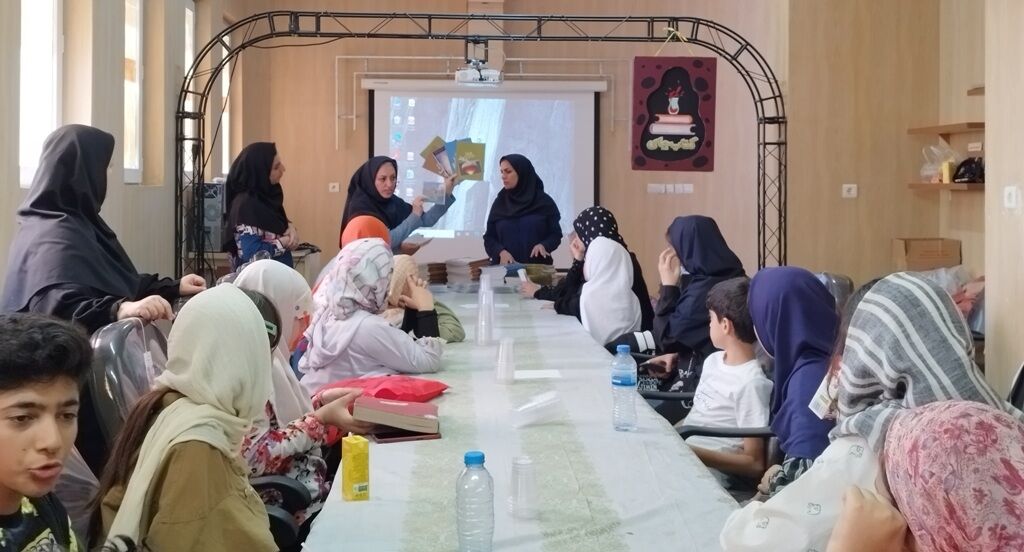 اجرایی متنوع برای هفتمین نشست طرح استانی کتاب چای کانون قزوین