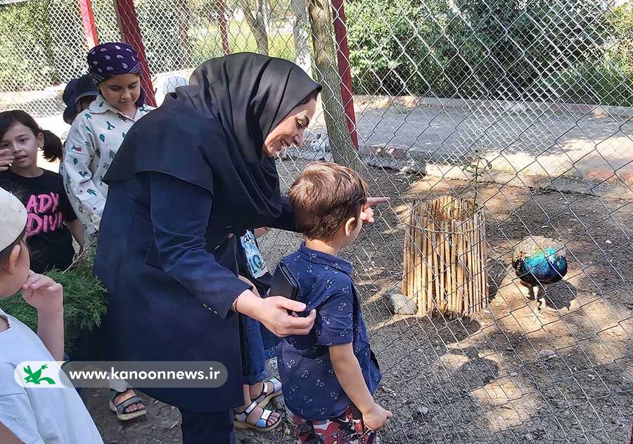 اعضای فعال مرکز شماره یک کانون پارسآباد از باغ پرندگان دیدن کردند