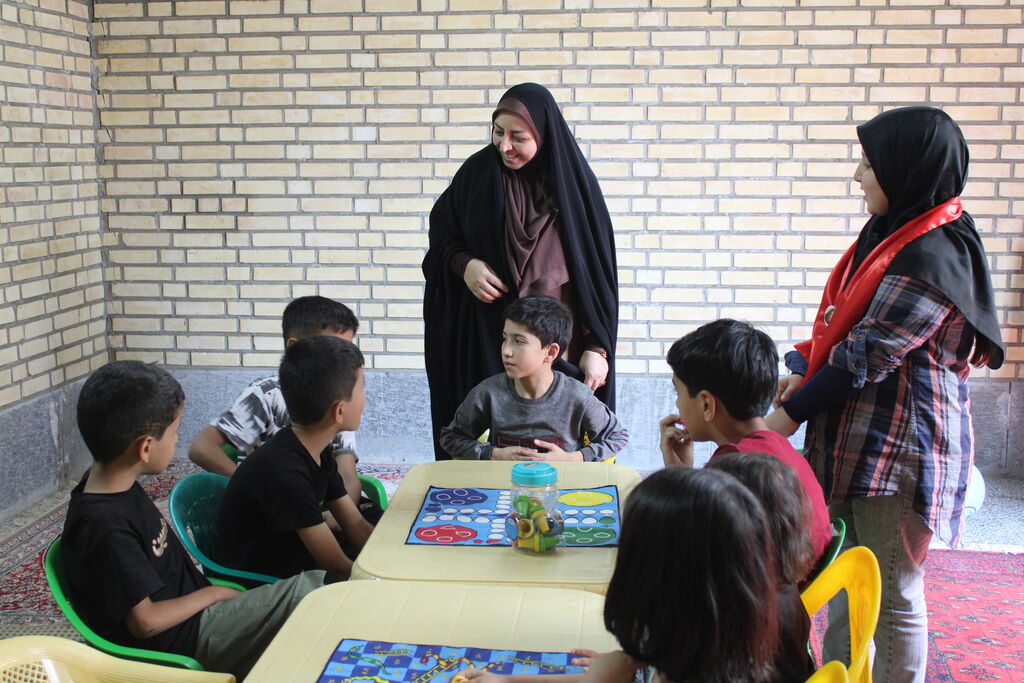 موکب قاسم بنالحسن، موکبی با خادمان نوجوان