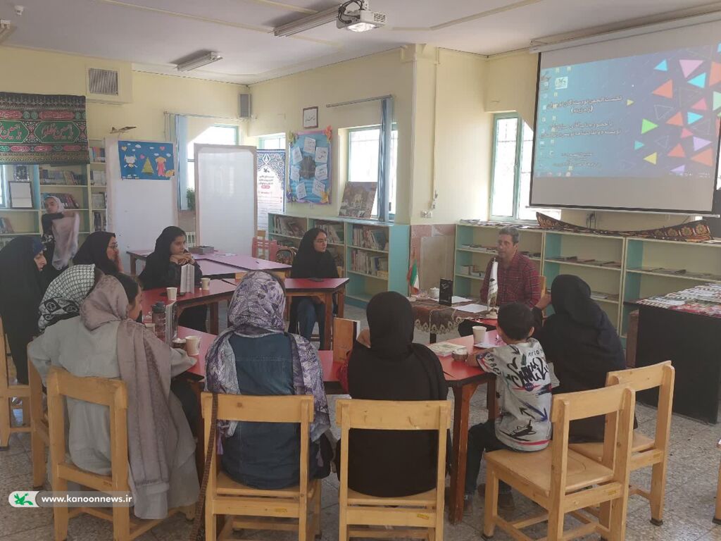 پلهای جدید از انجمن نویسندگان نوجوان «راه زینه» با حضور نویسندهای استانی پلهای جدید از انجمن نویسندگان نوجوان «راه زینه» با حضور نویسندهای استانی