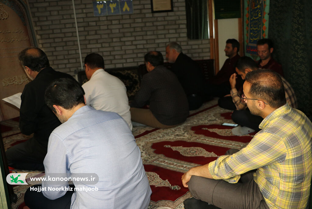 حضورکارکنان ستادی کانون گیلان درمراسم سوگواری سروروسالارشهیدان