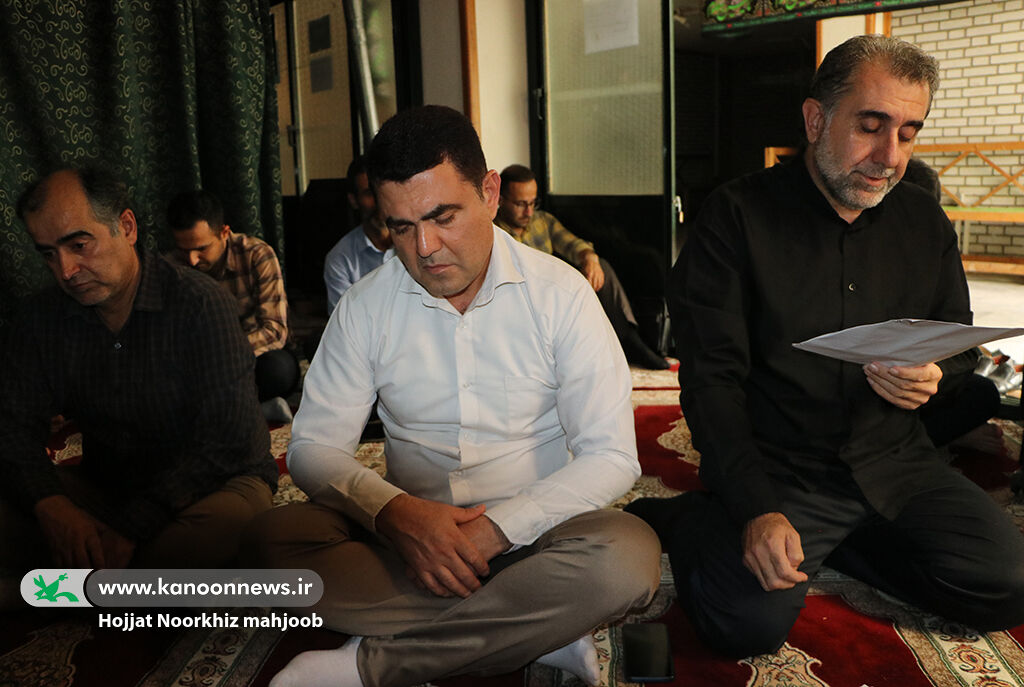 حضورکارکنان ستادی کانون گیلان درمراسم سوگواری سروروسالارشهیدان