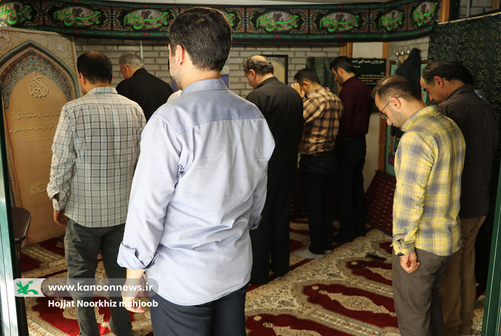 حضورکارکنان ستادی کانون گیلان درمراسم سوگواری سروروسالارشهیدان