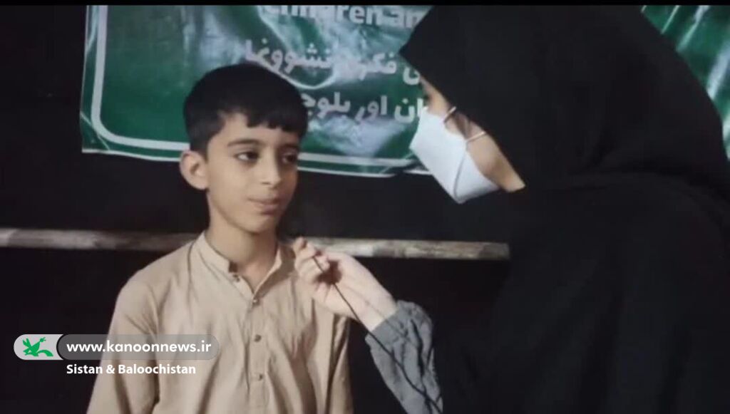 مصاحبه عضو ارشد کانون زبان سیستان و بلوچستان با زائران کودک و نوجوانان پاکستانی