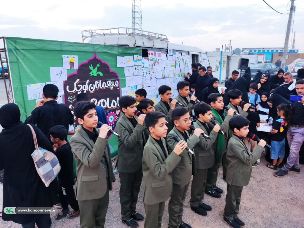 موکب کانون پرورش فکری قم در مسیر پیاده روی جاماندگان اربعین حسینی میزبان کودکان و نوجوانان شد