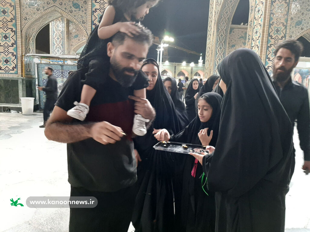 همخوانی سرود آمرزش در  صحن امام مهربان