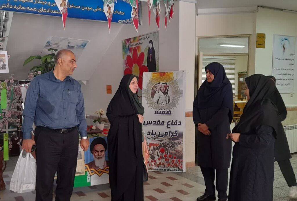 کانون زبان بر تقویت هویت دینی-ایرانی زبان آموزان تأکید دارد