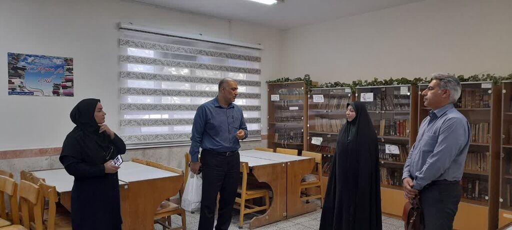 کانون زبان بر تقویت هویت دینی-ایرانی زبان آموزان تأکید دارد