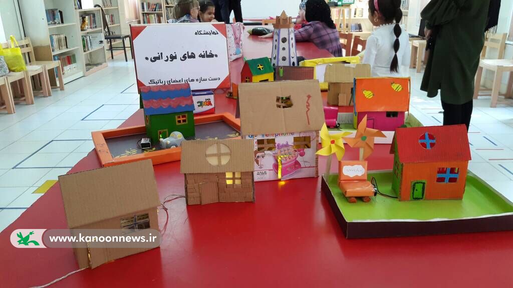 اعضای کارگاه رباتیک در مرکز شماره یک کانون اردبیل به رقابت پرداختند