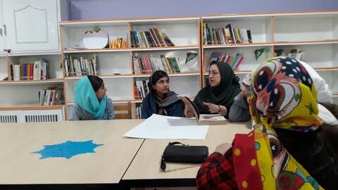 معرفی کتاب تشنه لبان در مراکز کانون استان کردستان