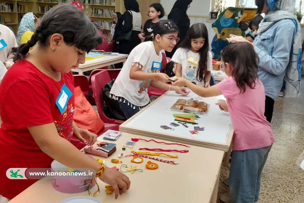 بازارچه تولیدات کودکان در کانون دامغان و شاهرود