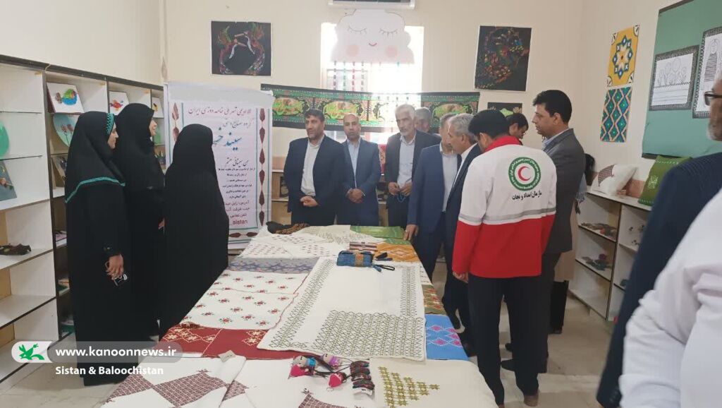 برپایی نمایشگاه آثار در مرکز فرهنگیهنری نیمروز(سیستان و بلوچستان)