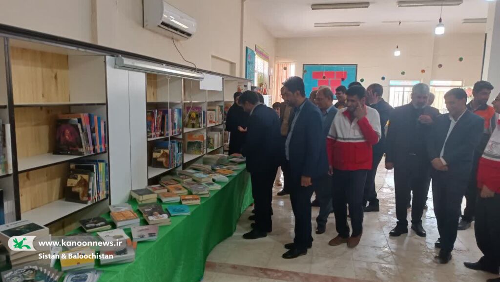 برپایی نمایشگاه آثار در مرکز فرهنگیهنری نیمروز(سیستان و بلوچستان)