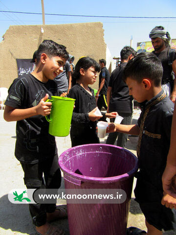 شور و حال کودکان عراقی در خدمات رسانی به زائران اربعین حسینی