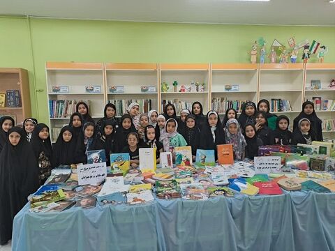 رونمایی از کتاب ها و سرگرمی های جدید به همراه اردوی دورهمی اعضا و والدین در کانون خمینی شهر