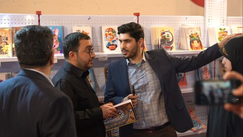 بازدید مدیرعامل از نمایشگاه و غرفه کانون در ایران نوشت