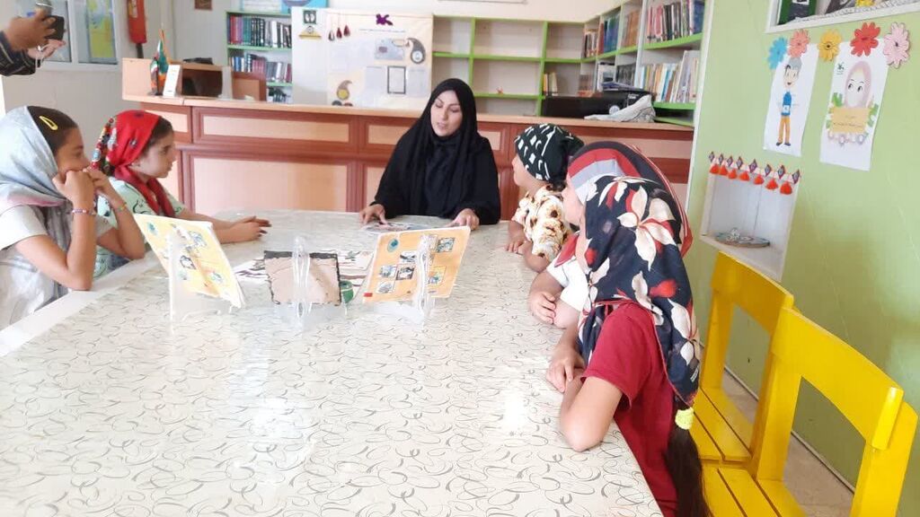 فاطمه بگ زاده رونمایی از کتاب  "یک روز خوب"و "دانه سیب" فاطمه بگزاده