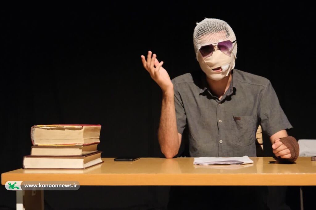 «در کنج جمجمه، جایی که خواب لانه میکند» روی صحنه رفت