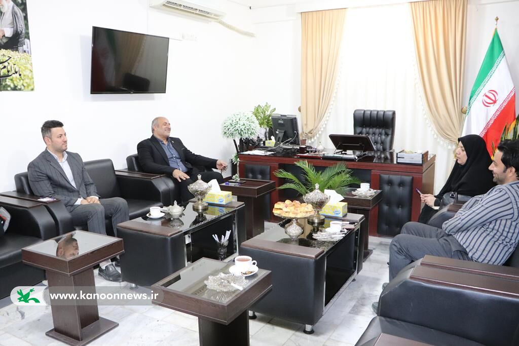 بررسی مسائل و مشکلات مرکز گالیکش، موضوع دیدار سرپرست کانون گلستان با فرماندار