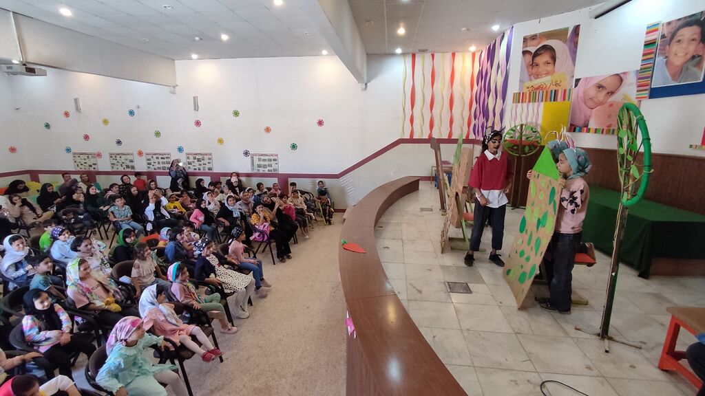 بدرقه تابستان در مراکز فرهنگی و هنری کانون استان قزوین بدرقه تابستان در مراکز فرهنگی و هنری کانون استان قزوین