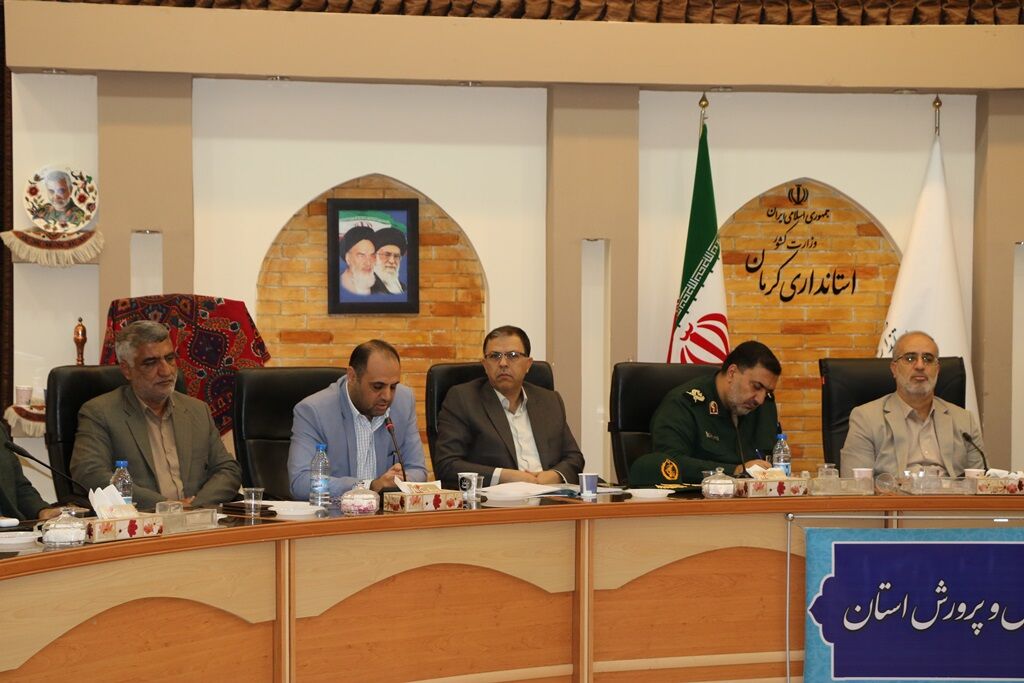 استاندار کرمان از پوستر جشنواره بینالمللی قصهگویی رونمایی کرد