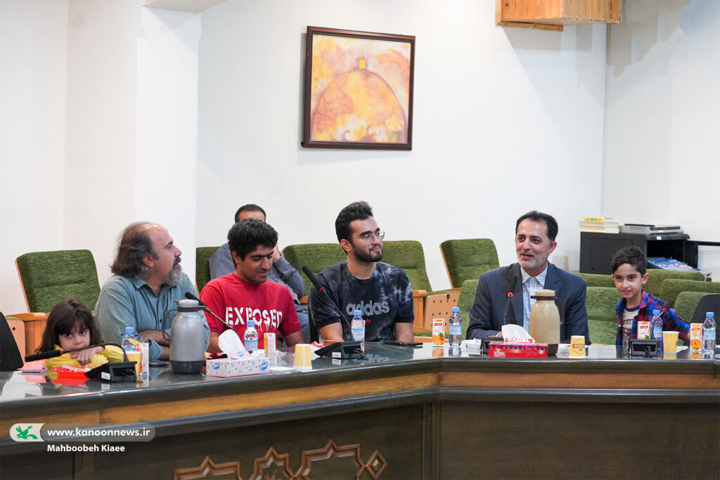 فلاح: حضور پررنگ پیشکسوتان ادب در کنار نوجوانان بیشتر شود/ یوسفزاده: در بخش مالی نیز نگاهمان فرهنگی است