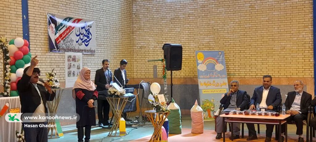 جشن شکوفه‌ها با حضور مسئولان استانی در زاهدان برگزار شد