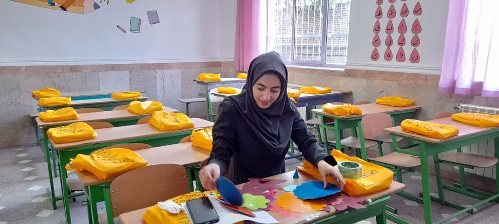 هنرنمایی مربیان کانون در جشن شکوفهها