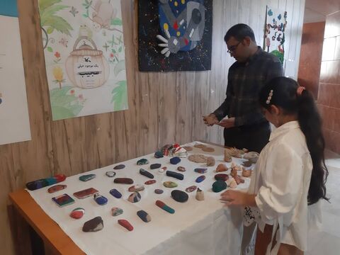 برگزاری نمایشگاه آثار هنری" سنگ و رنگ" در مراکز فرهنگی هنری کهگیلویه و بویراحمد