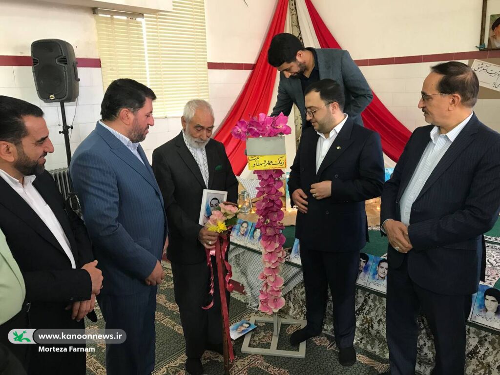 دانشآموز قوی، آیندهساز ایران قوی/ زنگ مهر در یزد نواخته شد