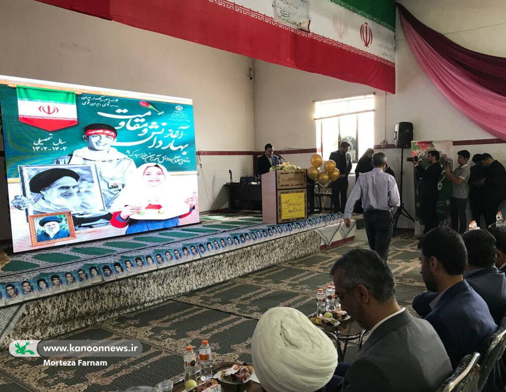 دانشآموز قوی، آیندهساز ایران قوی/ زنگ مهر در یزد نواخته شد