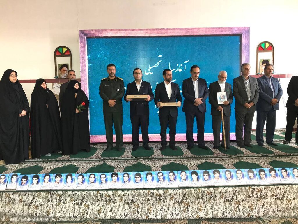 دانشآموز قوی، آیندهساز ایران قوی/ زنگ مهر در یزد نواخته شد