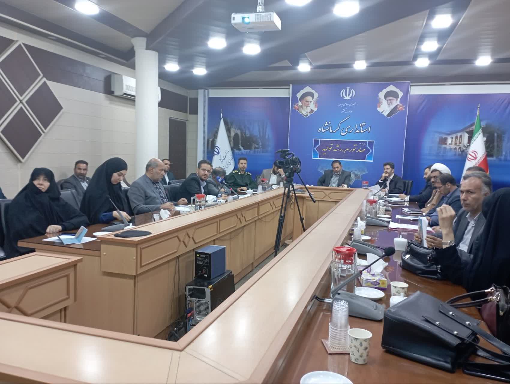 کرمانشاه ماه کودک و نوجوان را برگزار خواهد نمود/ بررسی هفتهی ملی کودک، پخش انیمیشن بچهزرنگ، جشنوارهی قصهگویی و هفتهی نوجوان در کارگروه اجتماعی استانداری کرمانشاه