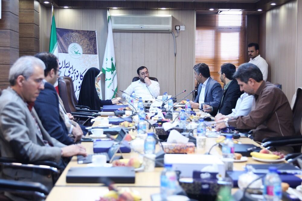 نشست شورای معاونان کانون در جنگ فرهنگی با دشمن باید شبانهروز تلاش کنیم/ احیا خوانش متون کهن در کانون