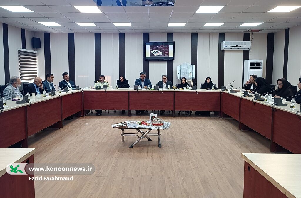 برگزاری آیین رونمایی از دفتر شعر مربی کانون سیستان و بلوچستان