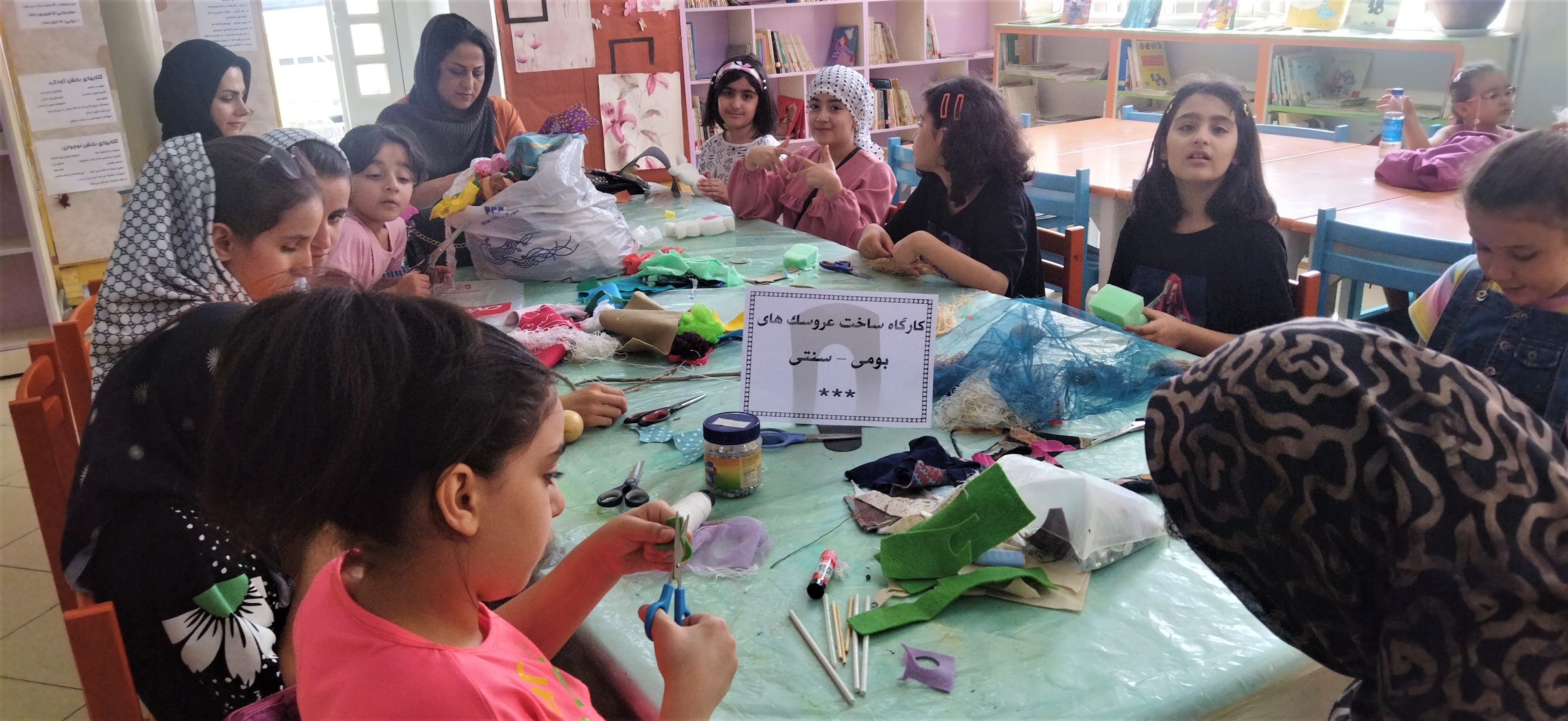 عروسکهای بومی سنتی به مرکز ۱۲ آمدند