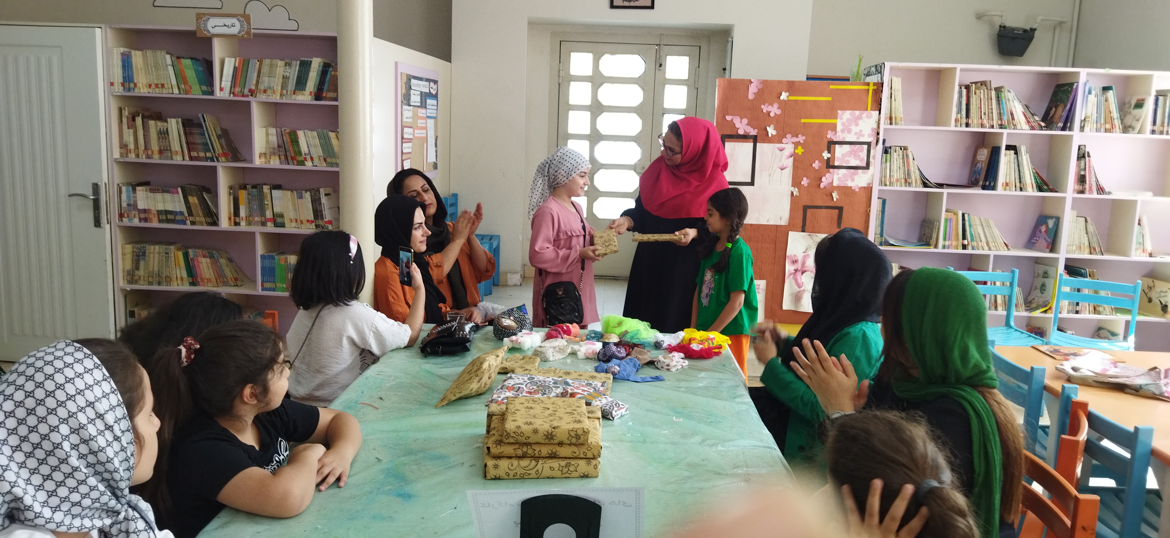 عروسکهای بومی سنتی به مرکز ۱۲ آمدند