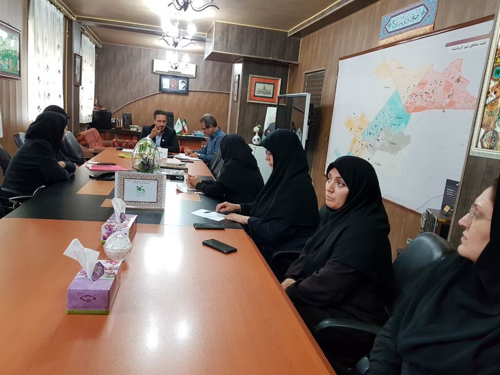 جلسهی شورای کارشناسی کرمانشاه در کانون کرمانشاه کارها را با تحلیل و کارشناسی شده پیش میبریم