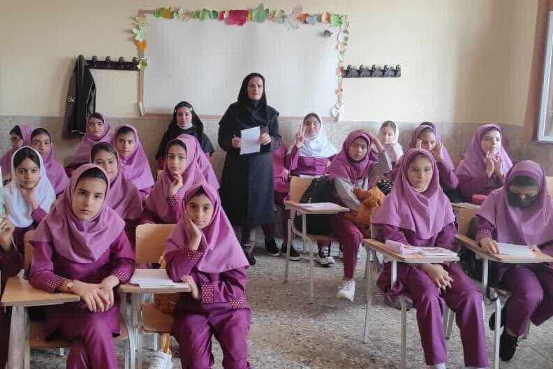 به مناسبت هفته دفاع مقدس «ایستگاه مهر» برگزار شد