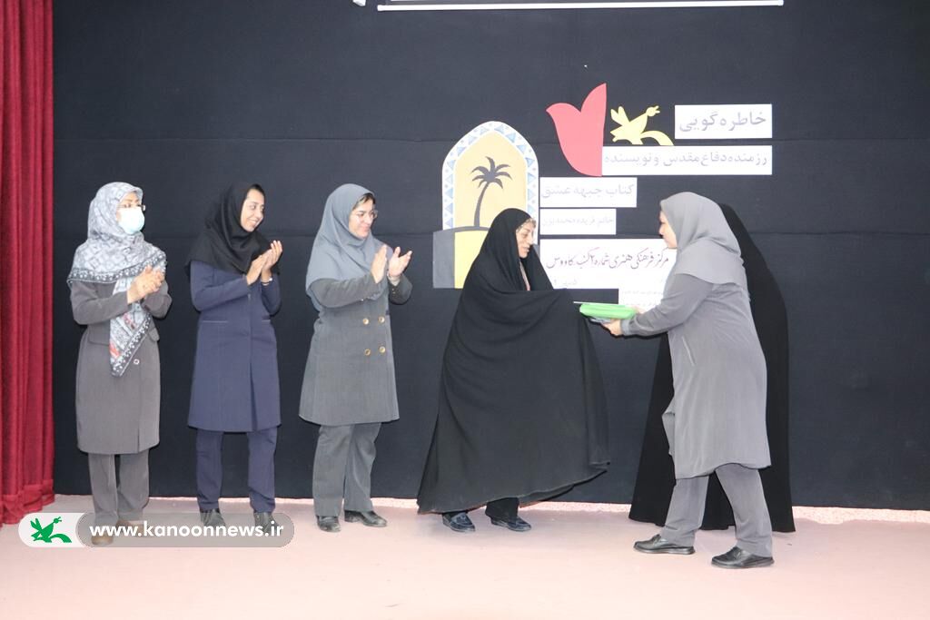 خاطرهگویی رزمندهی دفاع مقدس و کارگاه نقاشی در کانون گنبدکاووس