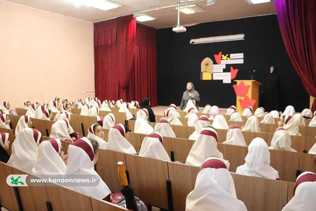 خاطرهگویی رزمندهی دفاع مقدس و کارگاه نقاشی در کانون گنبدکاووس