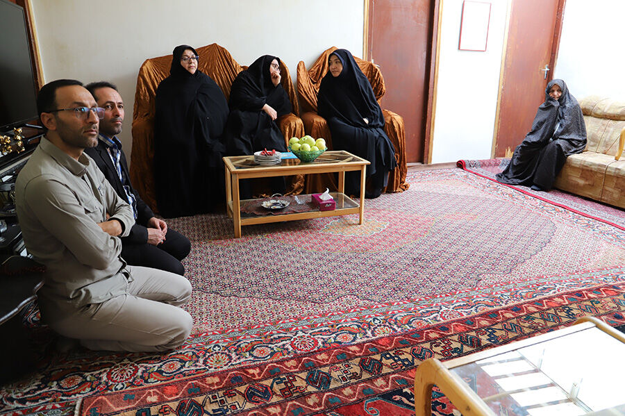 دیدار مدیرکل کانون استان اردبیل با خانواده‌های شهیدان شهبازی و قربانی فریاد
