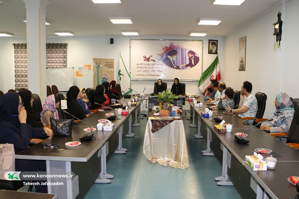 نشست آموزشی «روایت خاطره به زبان قصه» در کانون دامغان و سمنان