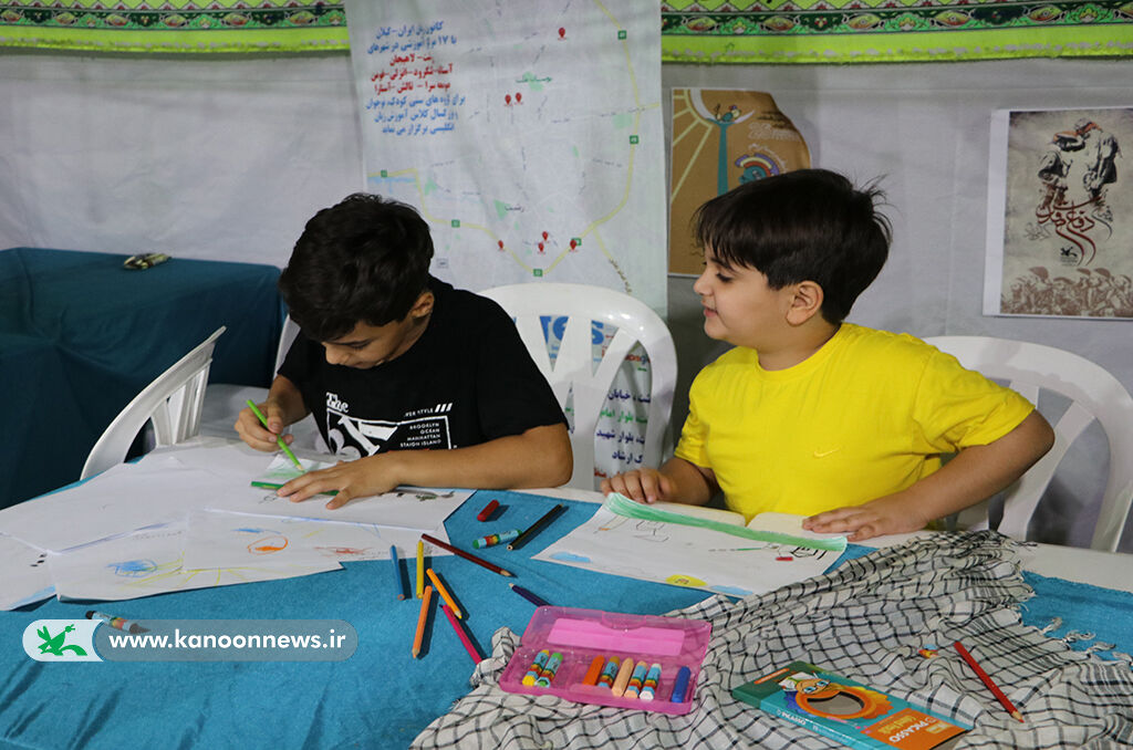 ویژهبرنامه هفته دفاع مقدس در پیادهراه فرهنگی شهر رشت