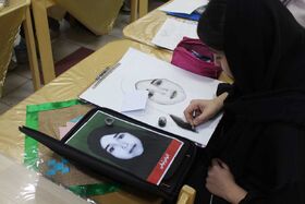 بازآفرینی چهره شهدای واقعه بمباران مدرسه زینبیه میانه با حضور نوجوانان هنرمند تبریزی