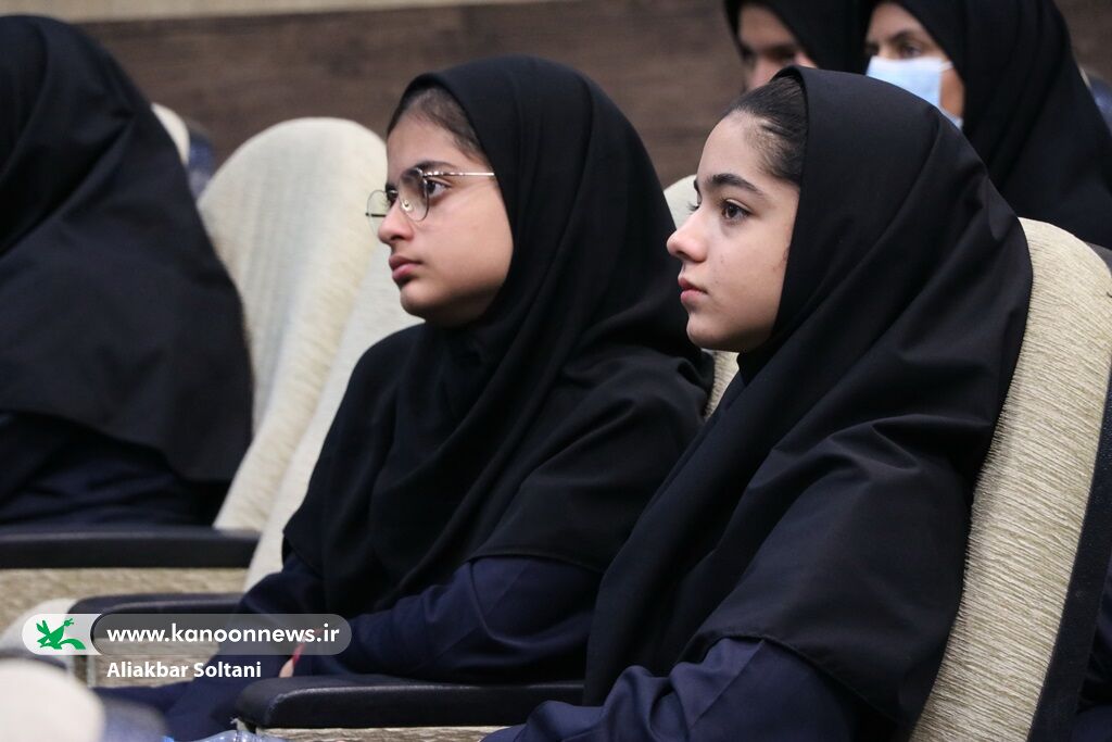 نشست نقد و بررسی کتاب «سلطانهور» برگزار شد