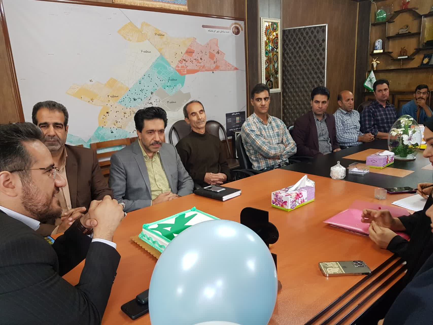 تجلیل مدیرکل کانون کرمانشاه از زحمات همکاران ستاد/ جهت برگزیده شدن در جشنواره‌ی شهید رجایی به عنوان دستگاه برتر