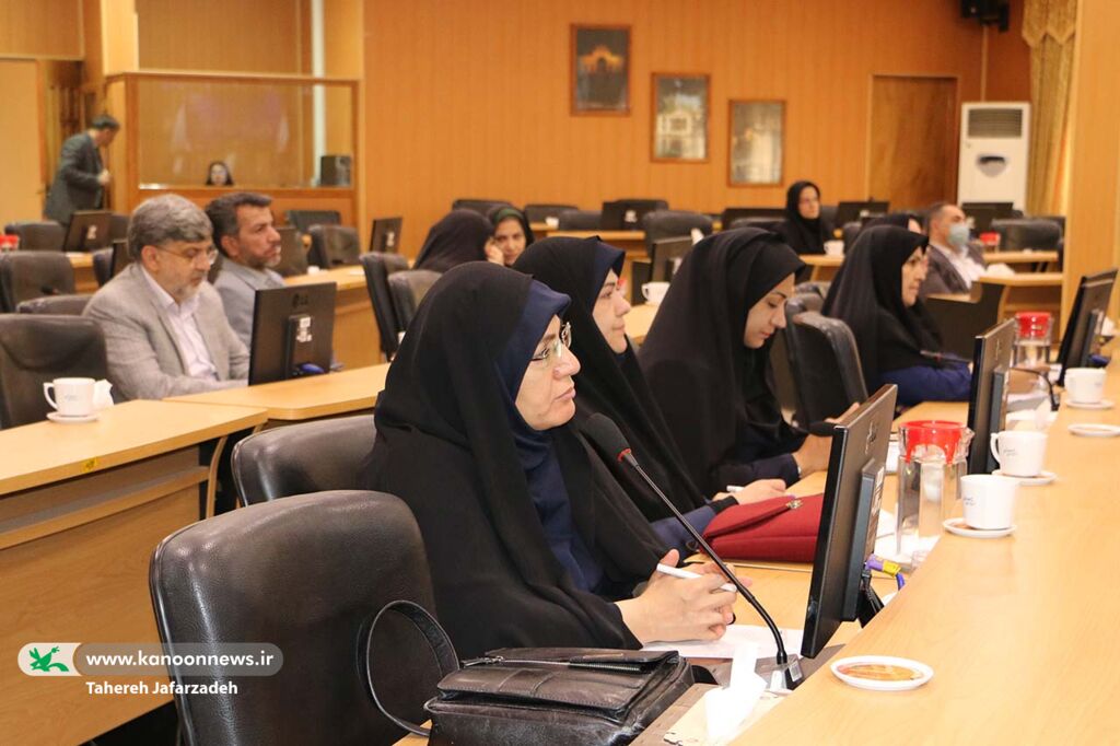 نشست همافزایی و همگرایی هفته ملی کودک در استانداری سمنان/ سرمایهگذاری در حوزه کودک ضامن سلامت روانی و اجتماعی جامعه در آینده